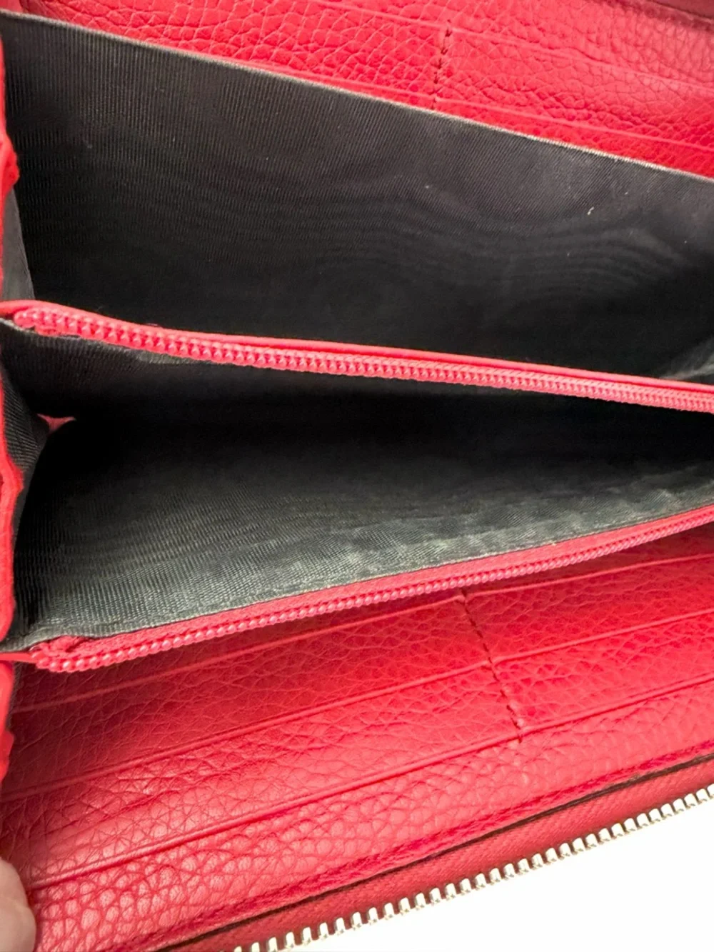 GUCCI | Red Soho GG Logo Disco Zip Around Leather‎ Wallet Tassel Continental